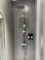 Vierbettzimmer mit eigenem Bad