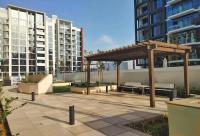 Lavish Studio Pool Gym, Balcony, Netflix Fast Wi-Fi - B&B Dubái