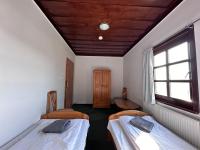 Vierbettzimmer mit Bad