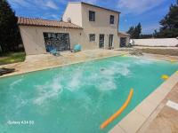 Villa moderne avec piscine - Chambres d’hôtes