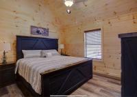NEW BUILD-5BD-Hottub-WIFI-Theater-Pool Tble-ROKU - B&B Pigeon Forge