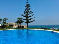 Apartamento con vistas al mar y piscina en Benalmadena - Bed and Breakfast Benalmádena