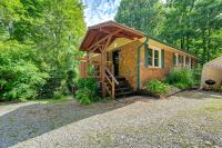 Unique and Artsy Cabin with Mountain Views! - B&B Robbinsville