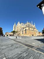 Alojamiento en León a 3' de la Catedral - VUT-LE1157 - B&B