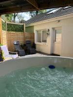Sèid Bò - Sleeps 6 -Private 6 Person wood burning HotTub - B&B Burnfoot