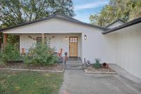 LaTexienda - 7min to A&M - Firepit - Volleyball - BBQ - B&B College Station