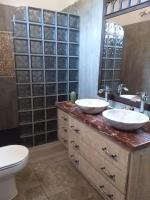 Chambre pour 2 personnes avec salle de bain privée - B&B Tourves