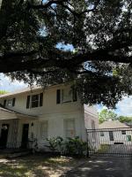 Spacious 1 Bdrm Studio Montrose - B&B Houston