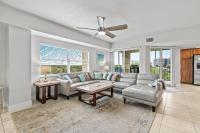 Oceanwalk 18-301 - Bed and Breakfast New Smyrna Beach