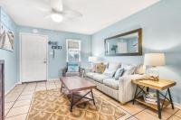 Sunrise Village 215- 2BR 1BA gulf front sleep 6 - B&B