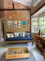 Casa charmosa em Juquehy cercada de verde com banheira e churrasqueira - B&B