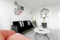 3BR Off A13 , Sleeps 6, 2mins to Langdon DLR,Free Parking - B&B London