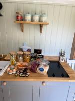 Forest View Shepherd Hut Stag hut - B&B Ewhurst