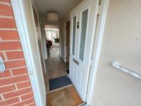 Solus Stay by Windsor, Heathrow, and Pinewood Studio - Comfy Bedroom with Ensuite Bathroom, WiFi, Parking - B&B