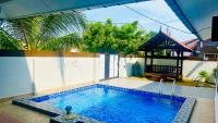 MZ Homestay Private Swimming Pool - B&B Malaca