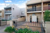 Parkham - CBD, Elegant Townhouse - Bed and Breakfast