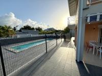 Le Saphir - Vue piscine, Terrasse, Destreland - B&B Baie-Mahault
