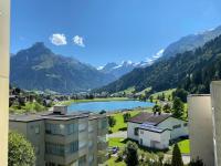 Wunderstay Alpine 203 Chic Studio with Balcony, Mountain and Lake view - B&B Engelberg