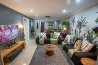 Stay at The Point - Deciduous Dusk - B&B Durban