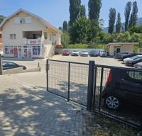 East Gate Apartments - Ferienwohnung