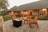 Panoramic Lookout Sierra Serenity BBQ by CasaOso - B&B Mariposa