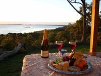 Island View Spa Cottage - B&B Smithton