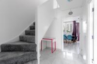 3BR Off A13 , Sleeps 6, 2mins to Langdon DLR,Free Parking - B&B Londra
