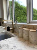 Larks Leaze Lodge, Steeple Ashton, Wiltshire - B&B Trowbridge