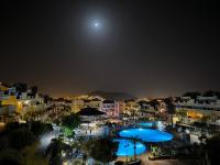 ESTRELLA CANARIA - Los Cristianos, AC, pool, fibre net, tv channels - B&B Los Cristianos