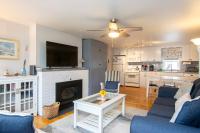 1 2 Mile to Nantucket Sound Beaches - Ferienwohnung Town House