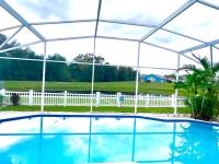 Blue Oasis Turquoise Lake-View Pool - Bed and Breakfast Kissimmee