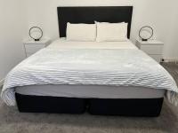 Sunny apartment in central Karori - Bed and Breakfast