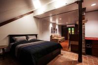 The Artist - Fong Lee CC Lampang Walking Street - B&B Lampang