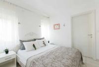 'One Bedroom Apartment with Balcony and Sea View