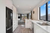 Modern Apartment with Coronet & Remarkables views - B&B Queenstown