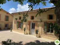 Gite de campagne - Vue Pyrénées - Piscine - Bed and Breakfast