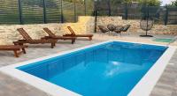 House Gruja with Pool - B&B