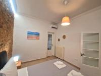 Stone Apartment Close to the Airport - B&B Spáta