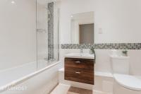 StarHost Residences - Stunning 2 bed apartment in West Mills, Newbury - B&B Newbury