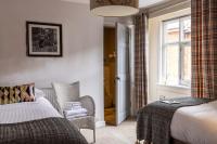 Tweepersoonskamer met 2 Aparte Bedden en Eigen Badkamer