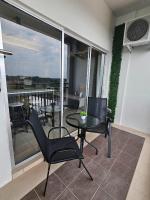 B-Lagoon Resort 3BR Melaka - B&B