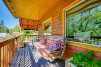 Cozy Kenai Abode with Private Deck 5 Mi to Ocean! - B&B