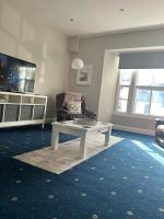 No 12 Bridge Street - Town Centre Apartment - Chambres d’hôtes Westport