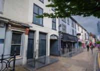 Bright and Cosy 2-BR House with Captivating Cathedral Views - B&B