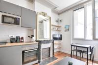 Liège - Saint-Lazare, Best location very central - B&B Paris