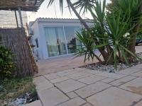 Villa degli Abbracci - San Vito dei Normanni - swimming pool - B&B