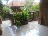 Indraprastha Ubud Home Stay - Bed and Breakfast Ubud