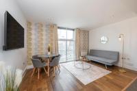 Stylish 2 Bedroom Apartment in Chelsea by Battersea Park with AC - Chambres d'hôtes Londres