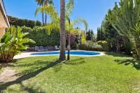 ViVi Homes -Villa Alpetona Private Pool, Garden & Terrace - Chambres d'hôtes Mijas Costa