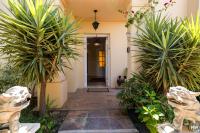 ViVi Homes -Villa Alpetona Private Pool, Garden & Beach - B&B